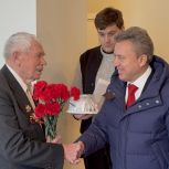 Московские депутаты поздравили ветеранов Великой Отечественной войны с Днем защитника Отечества