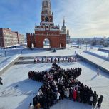 «Единая Россия» организовала патриотический флешмоб в Йошкар-Оле ко Дню защитника Отечества