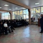 Для студентов Саратовского колледжа промышленных технологий и автомобильного сервиса провели урок мужества