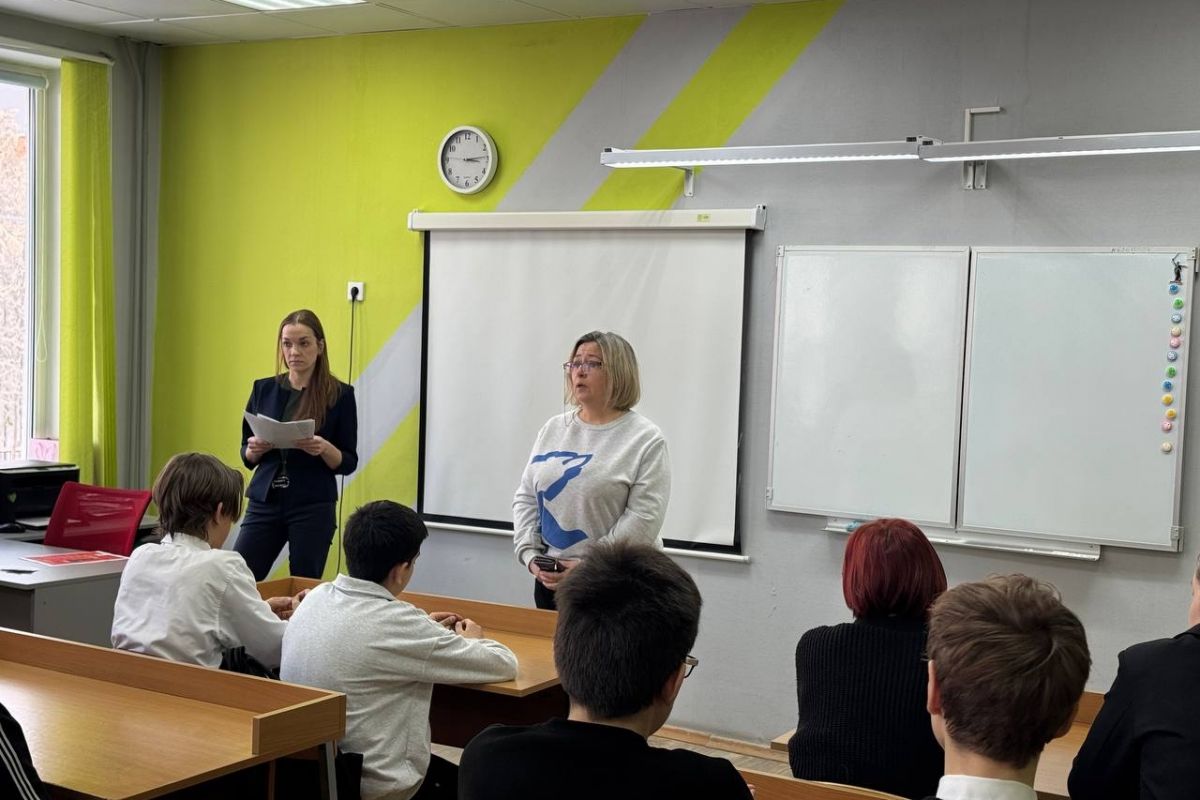 В Апатитах «Единая Россия» организовала для школьников занятие по цифровой гигиене