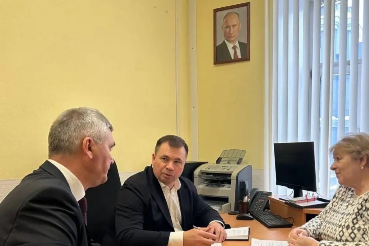 Сергей Лукьянов и Вячеслав Морозов провели рабочую встречу с Ниной Объедковой