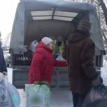 Томские активисты передали помощь семье, воспитывающей 14 детей