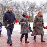 Депутаты почтили память погибших во время блокады Ленинграда