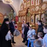 Воспитанников Воскресной школы поздравили с Рождеством