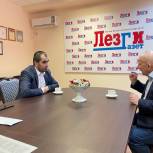 Гаджимет Сафаралиев посетил редакцию газеты «Лезги газет»