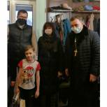 В Унече с Новым годом и Рождеством поздравили особенных детей