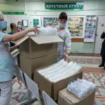 Омские единороссы передали в ковидный госпиталь пластиковую посуду