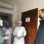 Волонтеры «Единой России» в рамках работы Волонтёрского центра продолжают оказывать помощь врачам, борющимся с Ковид в новогодние праздники.