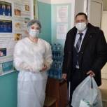 Депутат-волонтер доставил горячие обеды в городскую больницу №2 в Чите
