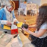 7-летняя Катя, мечтающая стать блогером,  получила в подарок фотокамеру