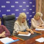 «Крепкая семья» и Союз женщин России решают вопросы колымчанок
