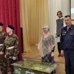В гимназии города Кстово Нижегородской области установили «Парту Героя»
