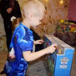 Дети из Кировской области продолжают получать подарки в рамках акции «Елка желаний»