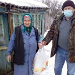 Единороссы продолжают помогать жителям региона