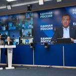 Дмитрий Медведев: Важно в первую очередь вакцинировать волонтеров, ежедневно подвергающих себя риску