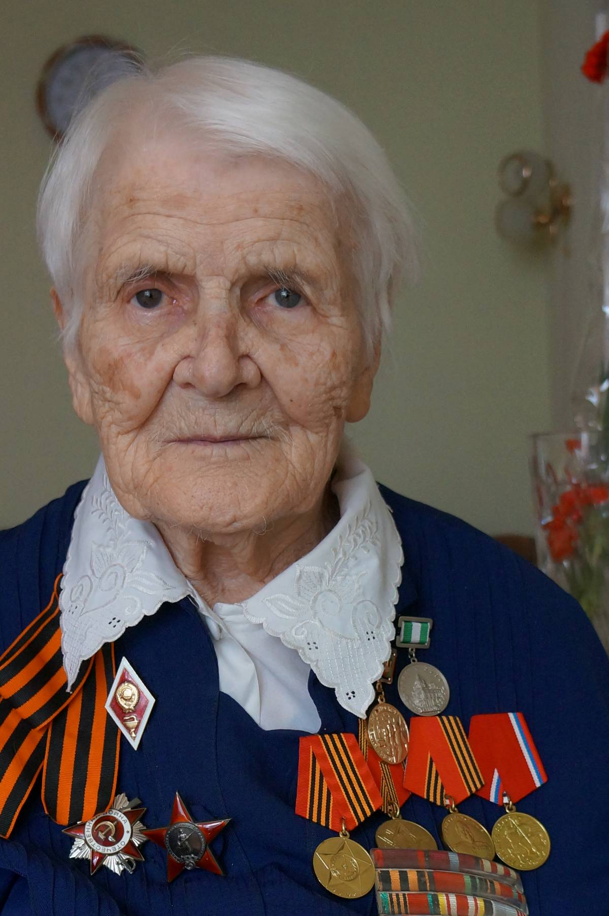 103-летний ветеран Отечественной войны получила поздравления от единороссов