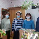 Волонтеры Аскинского района передали продуктовые наборы «С заботой о Вас»