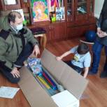 Детям из Кировской области продолжают вручать подарки в рамках акции «Елка желаний»