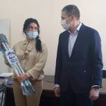 Адептам здорового образа жизни в Приморье подарили палки для скандинавской ходьбы