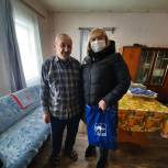 Депутат поздравила ветеранов с Новым годом