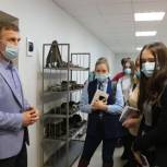 Сторонники партии «Единая Россия» организовали экскурсию в Губкинский филиал университета имени Шухова