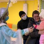 Лариса Картавцева поздравила медработников с новогодними праздниками