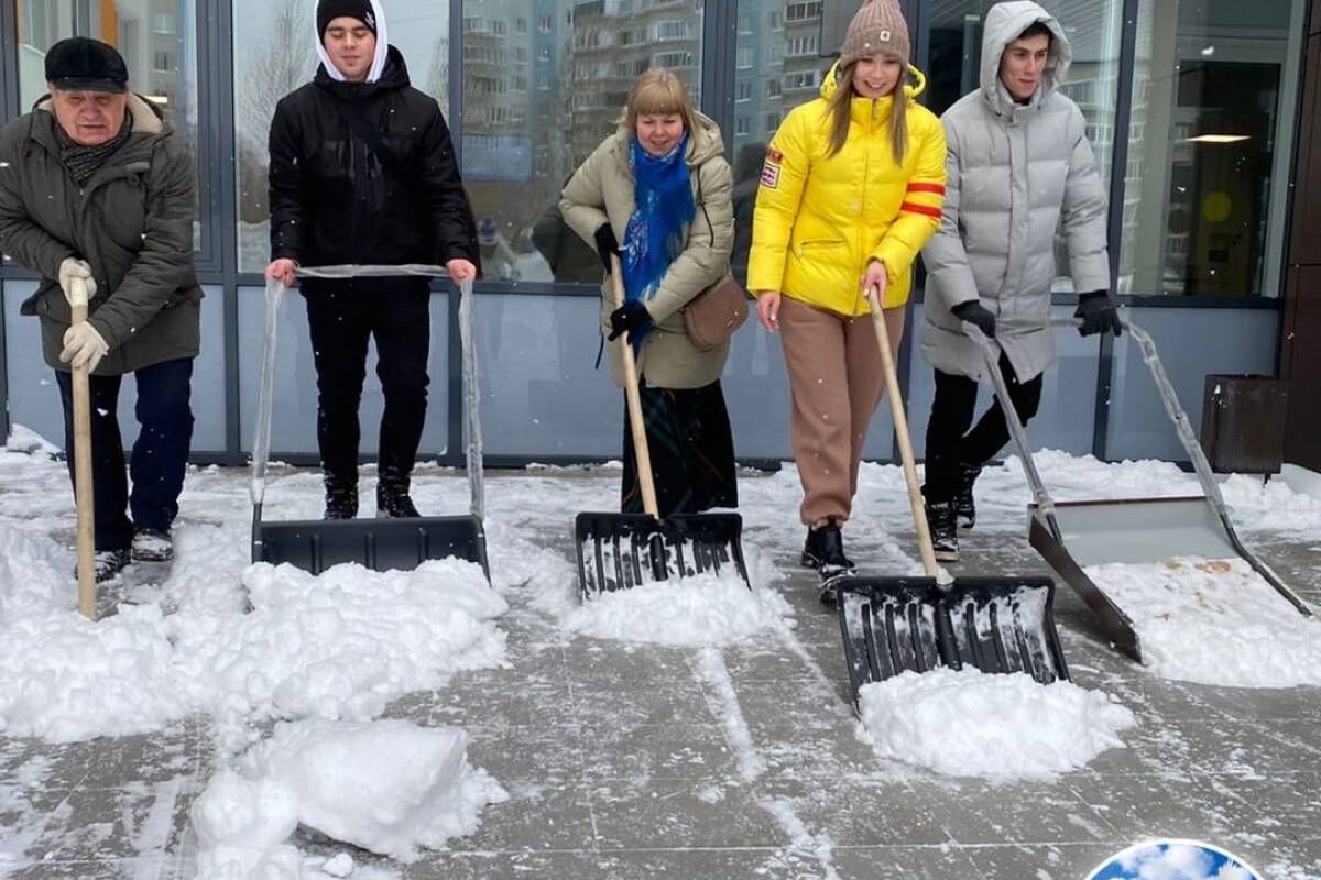 В Самарской области местные отделения «Единой России» включились в работу  по очистке от снега