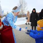 Активисты «Единой России» организовали новогодние гуляния для детей в разных районах области