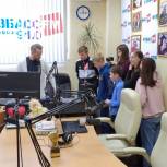 Воспитанники кемеровского детского дома побывали на радио