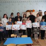 Активисты партии Единая Россия посетили воспитанников детского воспитательного центра и передали подарки и провели творческий мастер-класс