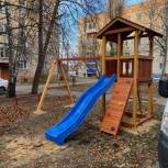 В Ельце единороссы оказали помощь в установке 10 новых детских площадок