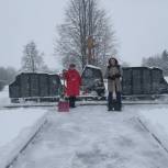 Волонтеры Поныровского района провели расчистку снега в селе Березовец