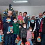Единороссы поздравили оренбуржцев с Новым годом