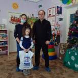 Андрей Турчак в рамках акции «Елка желаний» исполнил мечту девочки из Крыма