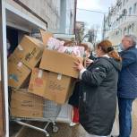 Депутат Госдумы Эдуард Кузнецов привез гуманитарную помощь в больницу скорой медицинской помощи