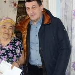 Нязепетровск: «Единая Россия» поздравила с 90-летием труженицу тыла Зою Зезегову