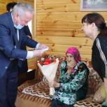 Сибагатулла Аминов поздравил со 100-летием жительницу Усть-Багаряка
