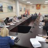 В Златоусте секретари первичных отделений партии «Единая Россия» встретились с Алексеем Карюковым