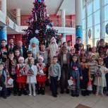 Новочебоксарские единороссы поздравили участников Рождественской елки
