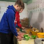 «Молодая Гвардия Единой России» и «Волонтерская Рота» открыли волонтерский центр в Харцызске