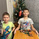 Единороссы исполнили новогоднее желание юных жителей из Зюзина
