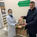 Единороссы передали подарки маленьким пациентам, которые встретят Новый год в больнице