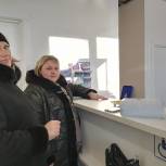 Партдесант «Единой России» проверил качество капремонта почты в Горьковском районе