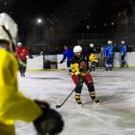Городской турнир по дворовому хоккею провели во Владивостоке