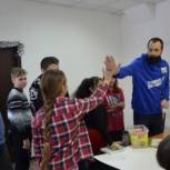 Активисты «Молодой Гвардии Единой России» организовали в Самаре мастер-классы по рисованию для детей Донбасса