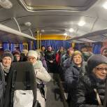 В Оленегорске организовали экскурсию в «Снежную Деревню» для вынужденных переселенцев из ЛДНР