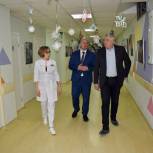 Депутаты Балашихи передали подарки в детское отделение Московского областного онкологического диспансера