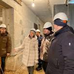 В рамках проекта «Партийный десант» Татьяна Буцкая проверила ход капремонта детской городской поликлиники