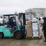 Автозапчасти, медикаменты и маскировочные сети: региональные отделения «Единой России» направили новую партию грузов в зону СВО