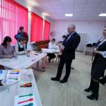 Владимир Мазур посетил несколько школ в восточных муниципалитетах области после капремонта